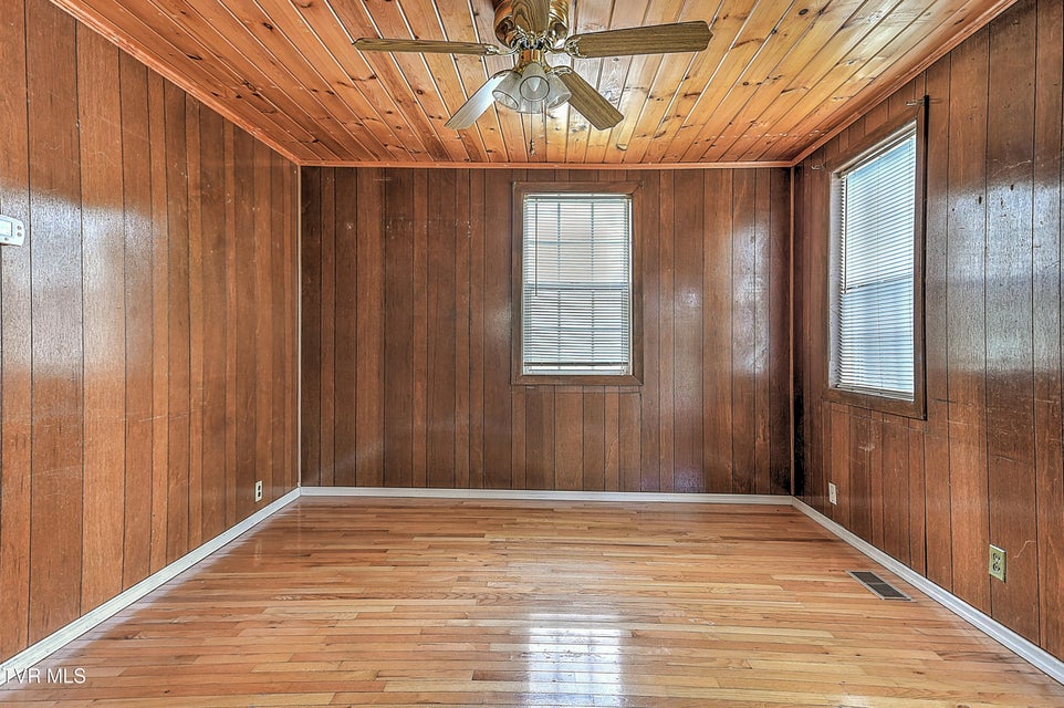 Photo #7: 220 Elizabeth Street