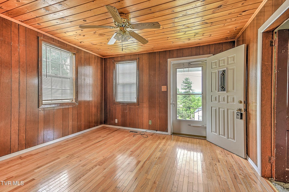 Photo #8: 220 Elizabeth Street