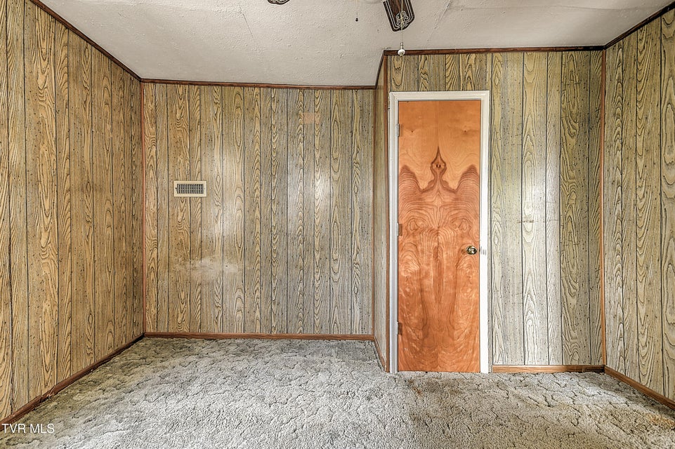 Photo #11: 220 Elizabeth Street