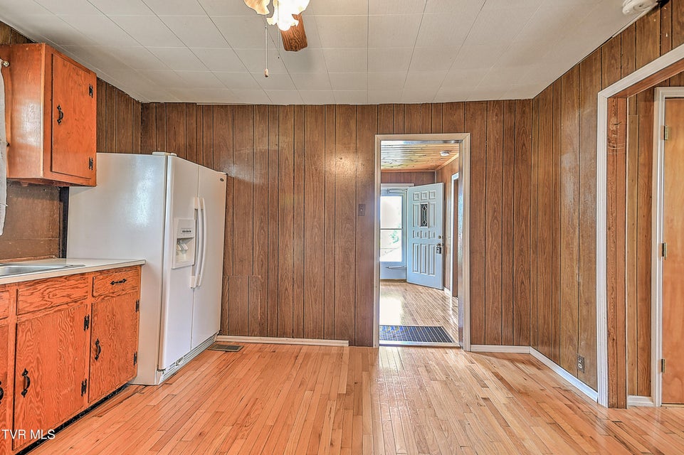 Photo #16: 220 Elizabeth Street