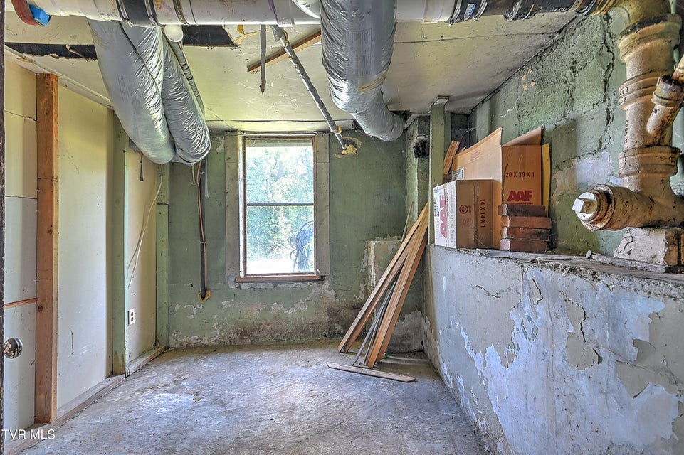 Photo #27: 220 Elizabeth Street