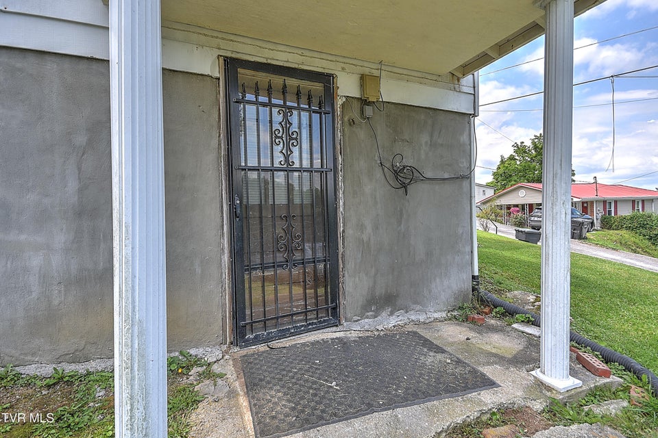 Photo #37: 220 Elizabeth Street