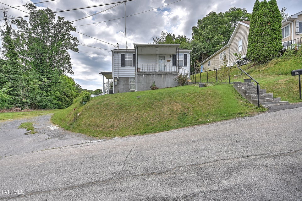 Photo #38: 220 Elizabeth Street