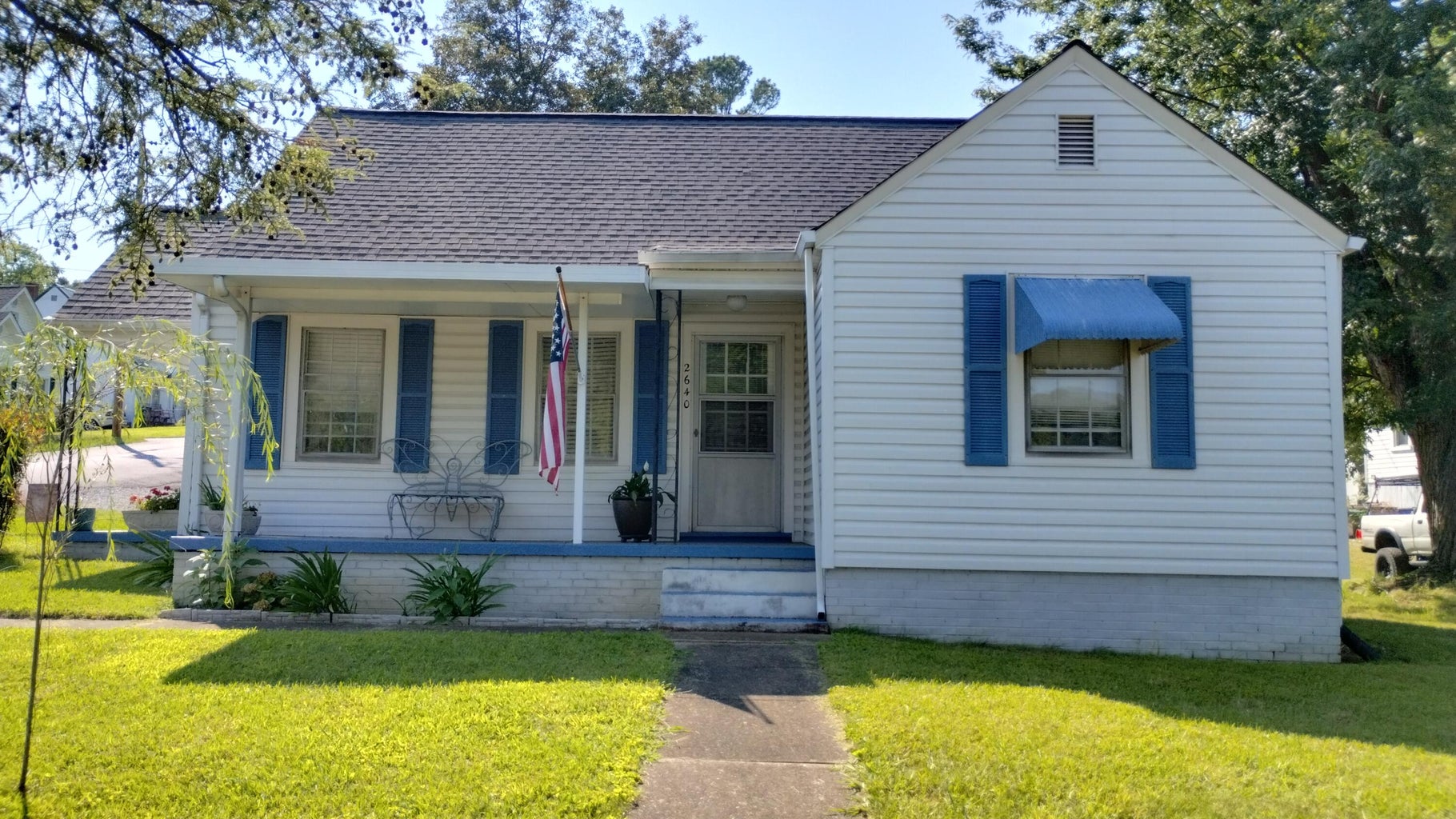 2640 Fort Henry Drive Drive, Kingsport, Tennessee 37664 — Apple.Re