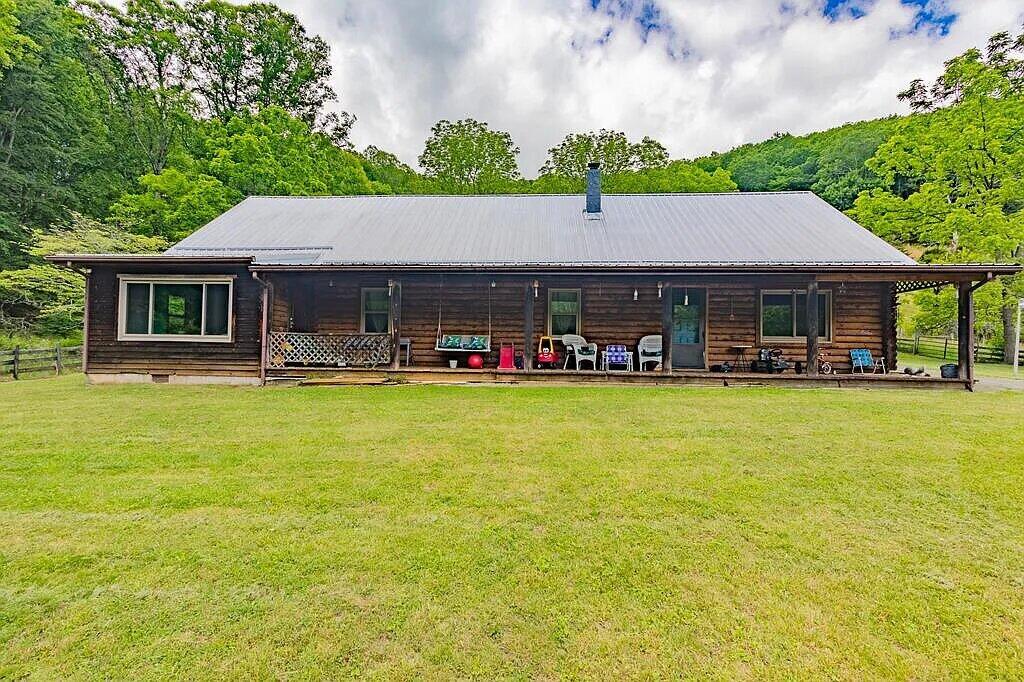 437 Still House Hollow Road, Saltville, Virginia 24370 — Apple.Re