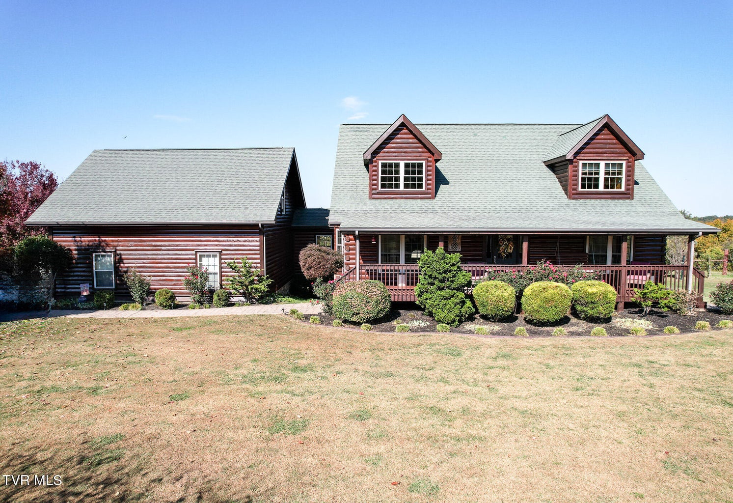 2044 Garrett Hill Road, Greeneville, Tennessee 37743 // Apple.Re