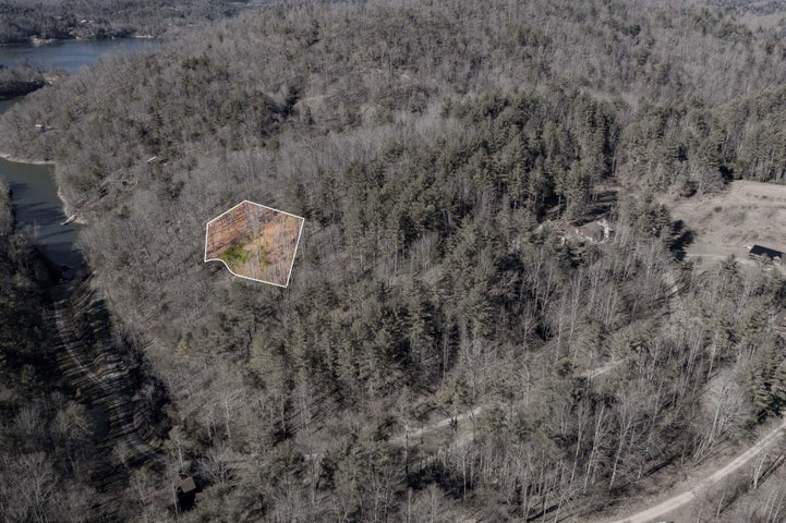 1st photo of 822 Sugar Hollow Road