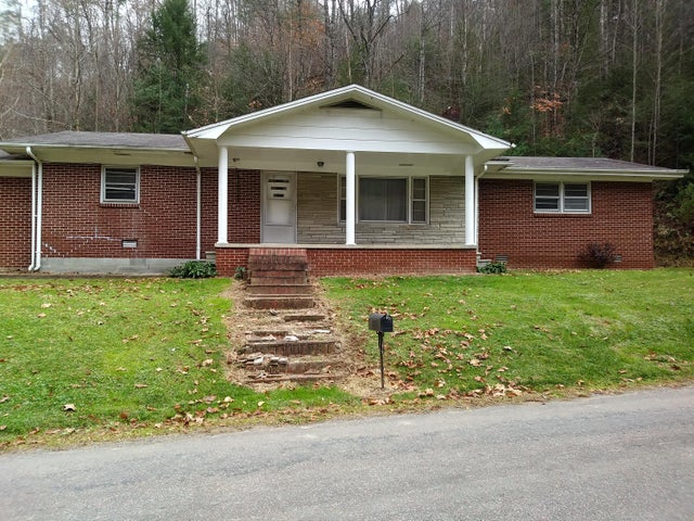 1st photo of 622 Clarence Potter Road