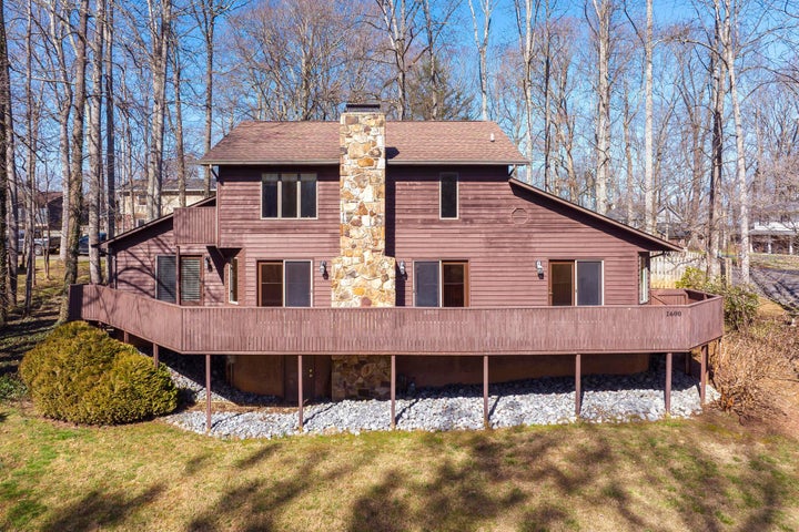 1st photo of 1600 Strawberry Lane