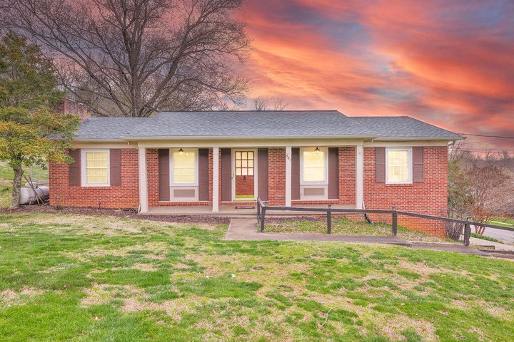 1st photo of 981 Beechwood Drive