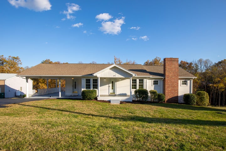 1st photo of 1113 Jackson Hollow Rd 
