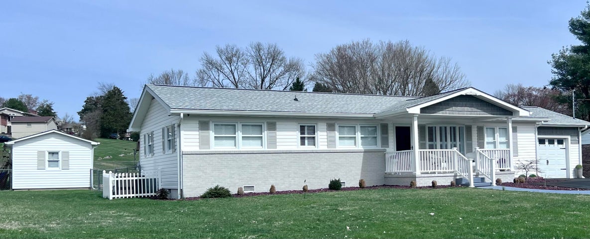 1st photo of 302 Blue Bonnet Dr. 