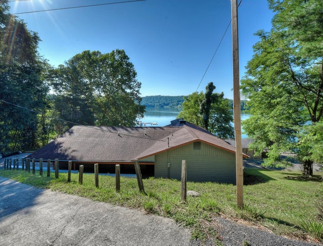 1st photo of 427 Gammon Road