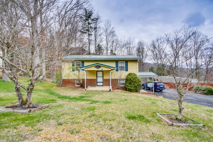 1st photo of 183 Mountain View Circle