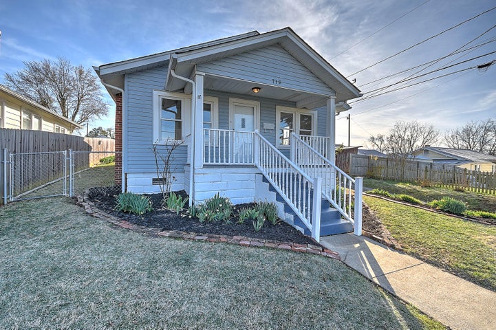 1st photo of 719 Vernon Street