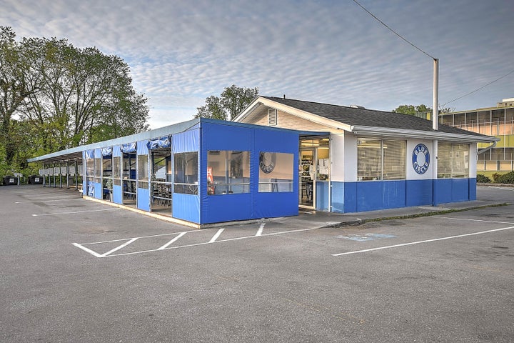 1st photo of 333 Bluff City Highway
