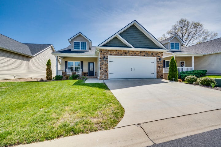 1st photo of 181 Piper Glen 