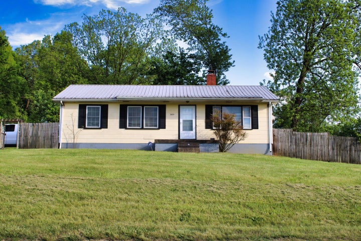 1st photo of 2055 Midway Road