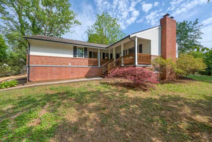 1st photo of 121 Tyler Drive
