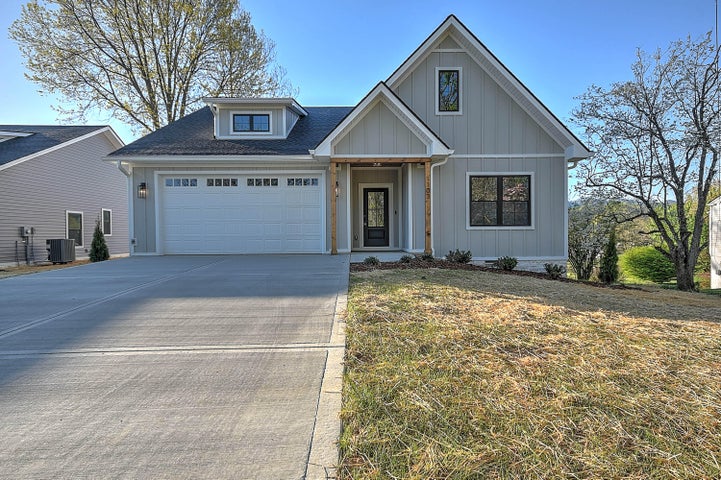 1st photo of 1095 Embreville Road