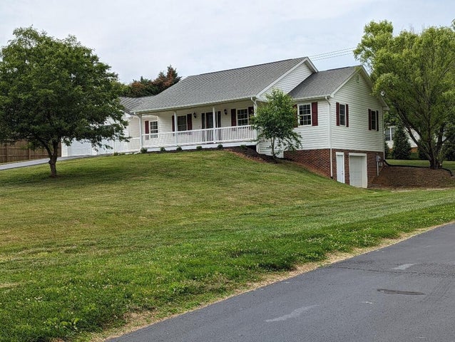 1st photo of 19275 Wyndale Road