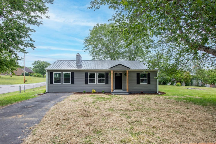 1st photo of 122 Skyland Drive