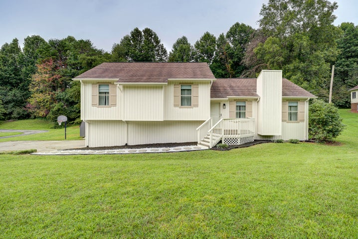 1st photo of 2321 Wynwood Drive