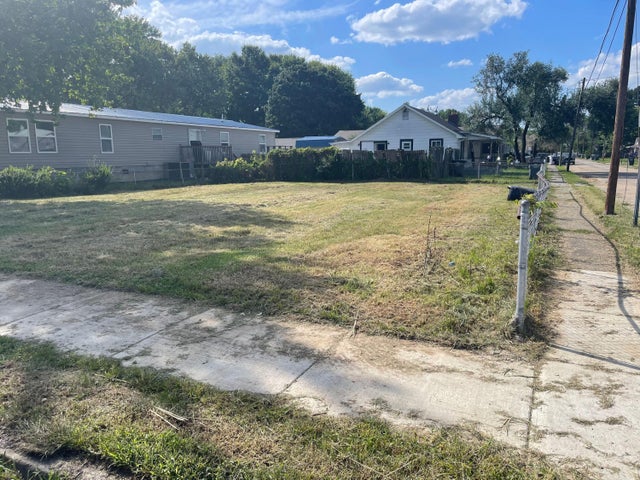 1st photo of 1722 Highland Street