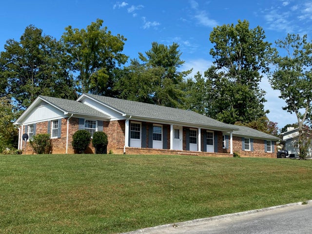 1st photo of 112 Wayfair Drive