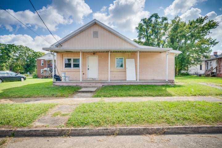 1st photo of 2100 Berry Street