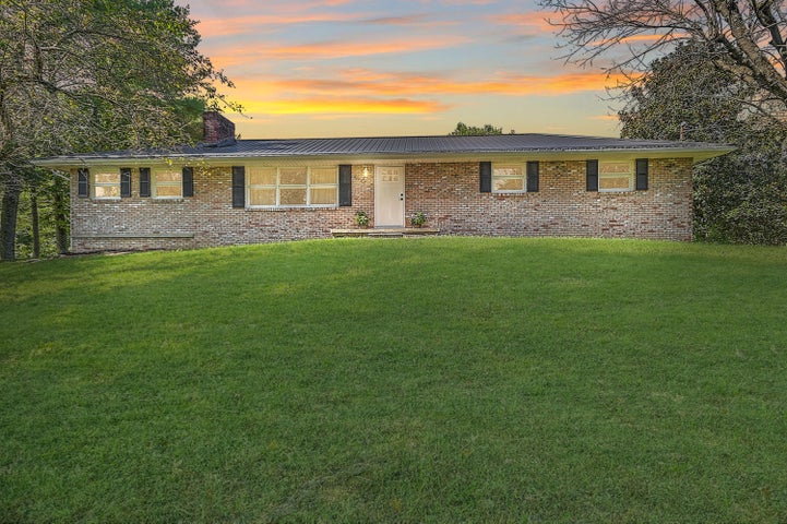1st photo of 3810 Sullivan Gardens Drive