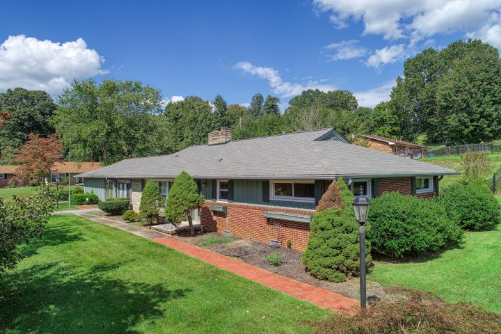 1st photo of 220 Maple Avenue