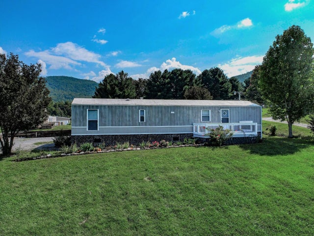 1st photo of 1556 Bullard Drive