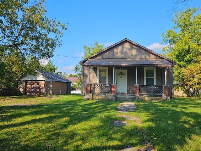 1st photo of 807 Coeburn Road