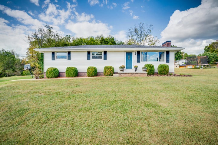 1st photo of 424 Suburbia Drive