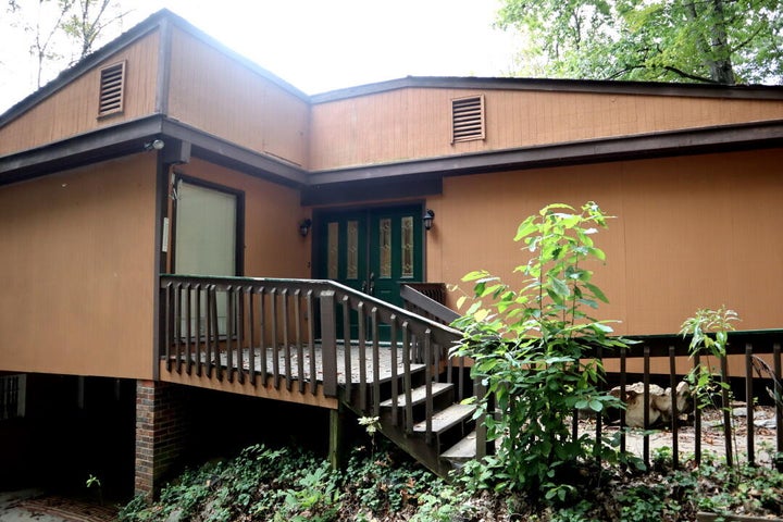 1st photo of 1904 Eastwood Drive