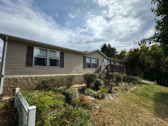 1st photo of 415 Silverwalk Way