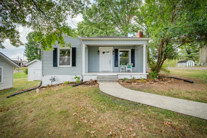1st photo of 1400 Tremont Avenue