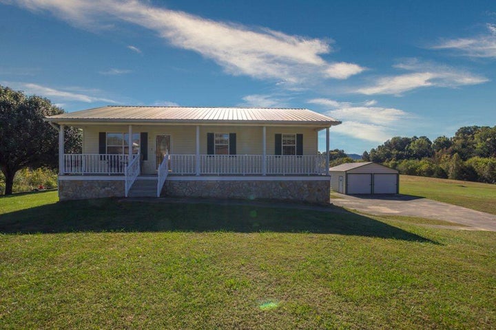 1st photo of 560 Allens Bridge Road