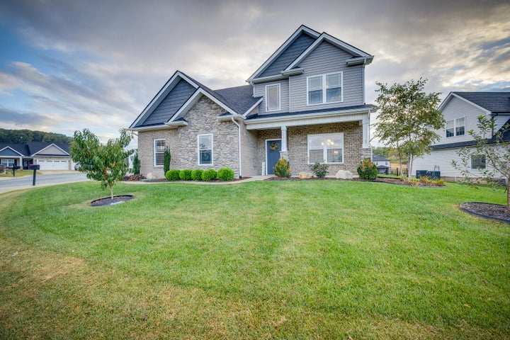 1st photo of 3320 Murrayfield Way