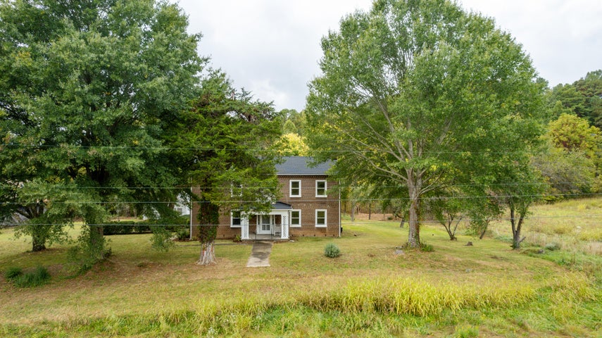 1st photo of 401 Arrowood Road