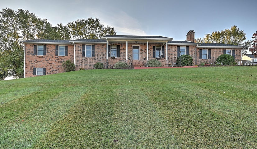 1st photo of 33384 Graceland Lane