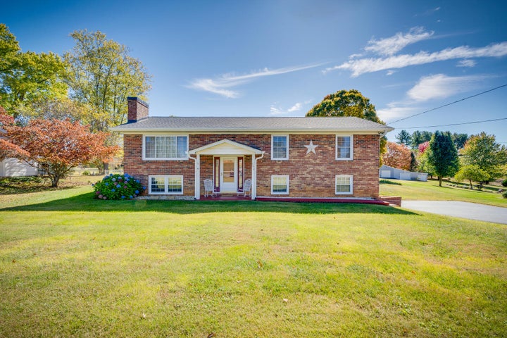 1st photo of 160 Boone Avenue