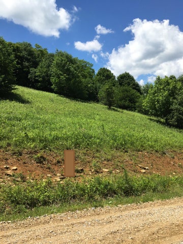 1st photo of Tbd White Thorn Lot 24 Trail