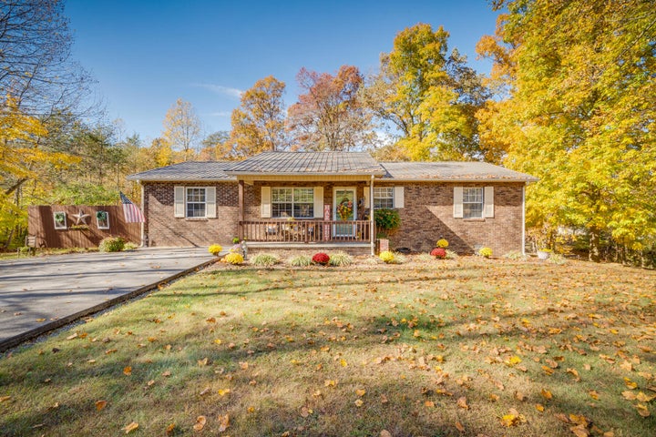 1st photo of 125 Squirrel Hill Road