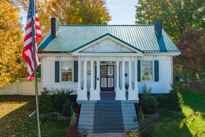 1st photo of 212 Main Street