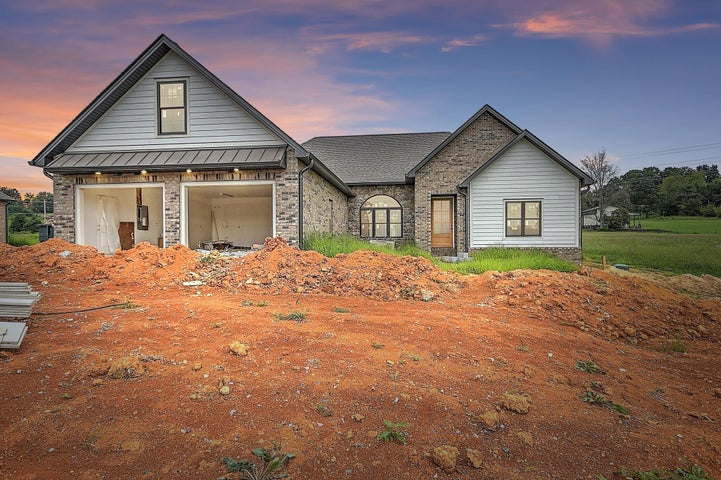 1st photo of 2075 Cattlemans Trail
