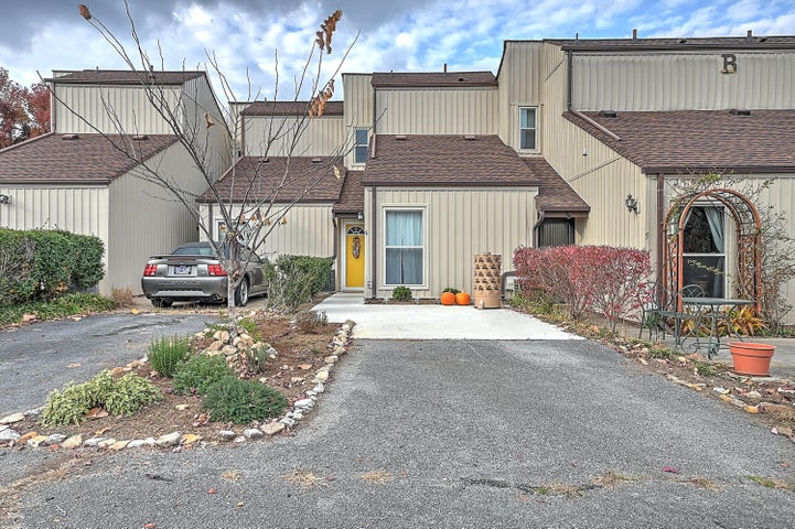 1st photo of 780 Hamilton Rd 