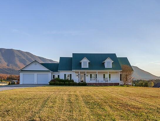 1st photo of 3900 Sunnydale Road