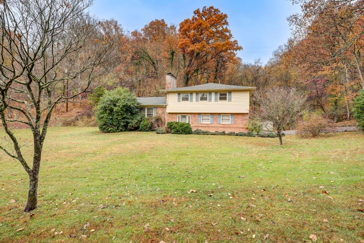 1st photo of 616 Vance Drive